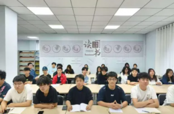 世界读书日 | 书香满校园：我校师生共赴《平凡的世界》阅读之约